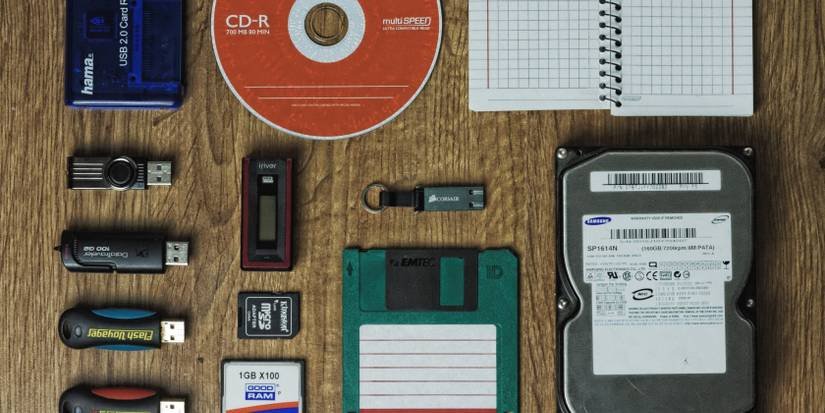 What's the Difference Between the C: Drive and the D: Drive?